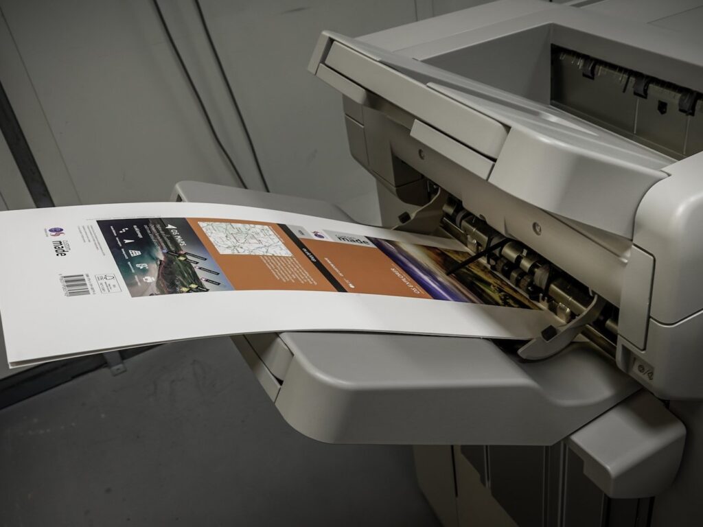 Medium-format-digital-printing-machine-uai-1334x1001